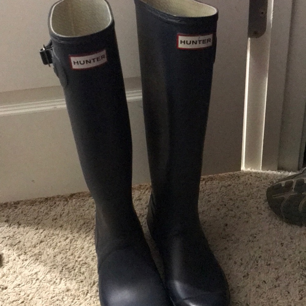 navy hunter rain boots!!!